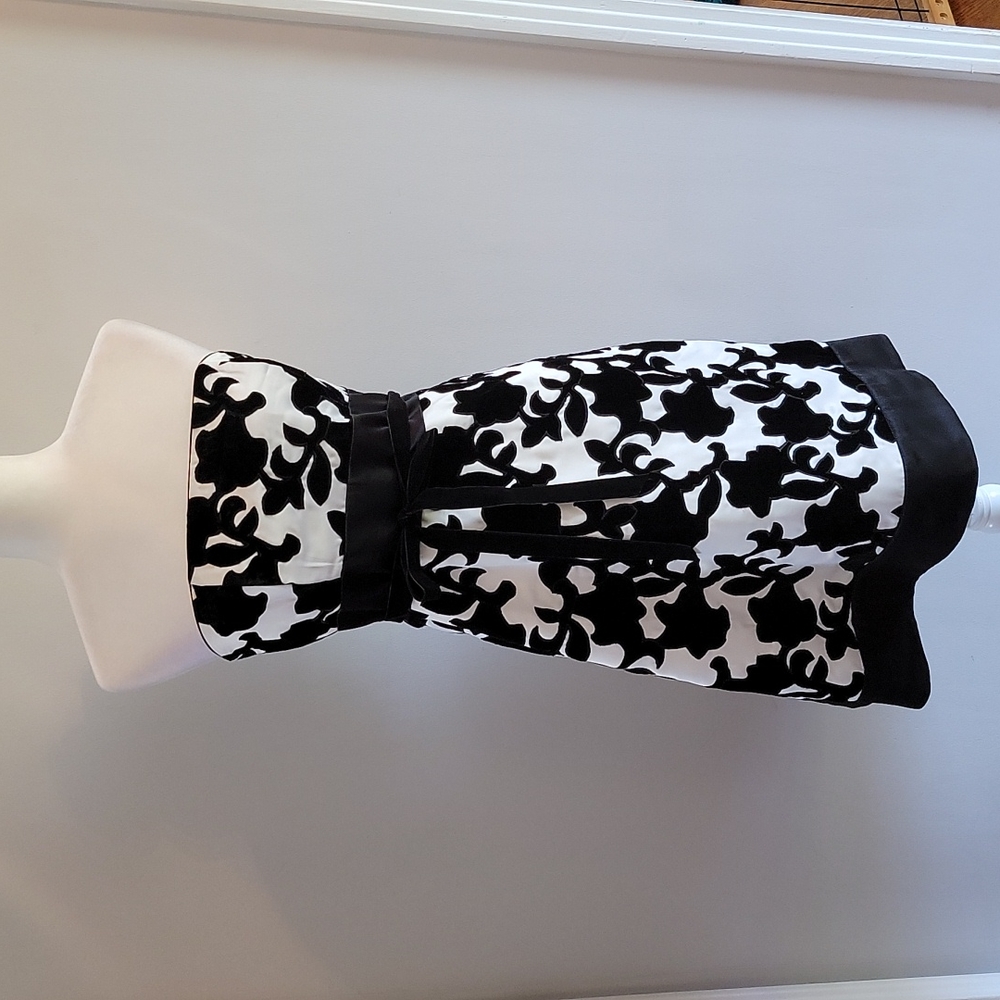 White House Black Market Strapless Dress